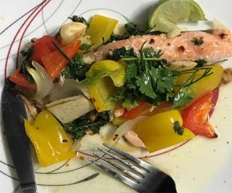 Sartén de salmón y pimiento morrón - Cena para Diabéticos