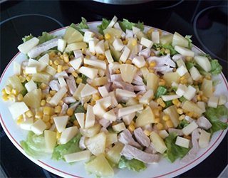 Ensaladade Maíz pollo y piña